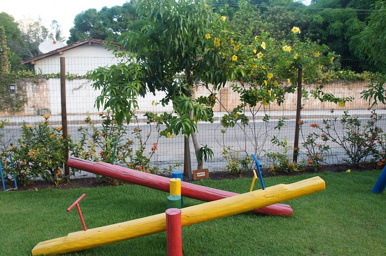A-101 - Apartamento térreo com jardim na região de Guarajuba
